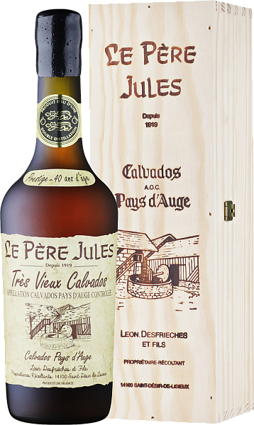 Le Pere Jules Pays d'Auge AOC 40 y.o. (wooden box), 0.7 л