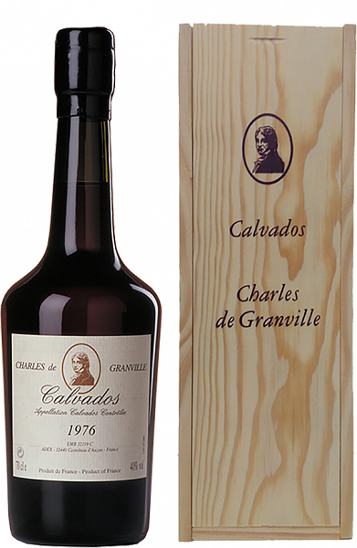 Charles de Granville 1976 Calvados AOC (gift box), 0.7 л